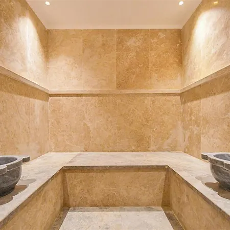 Family Friendly With Pool 1 1 Sallon Holiday home *